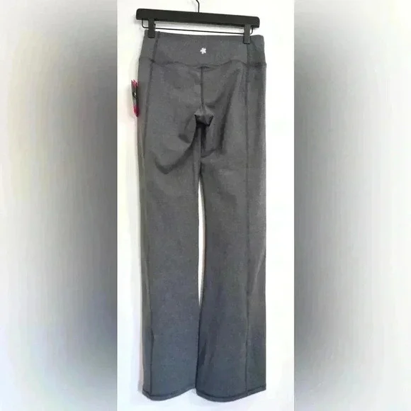 Tek Gear NWT Gray Mid Rise Flare leg Leggings - Picture 2 of 3